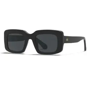 Hanukeii Lunetttes de soleil Santorin Black/Black, Noir, taille unique pas cher