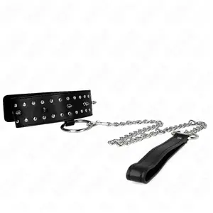 Comparateur de prix : KINK Collier avec Laisse 65 cm Clous Argentés Modèle 1 Ajustable 36-43...