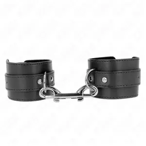 Comparateur de prix : Bracelets de Poignet BDSM avec Rivets et Boucle Ajustable - Noir