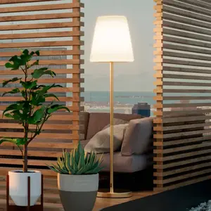 Newgarden LOLA Slim 180 cm de haut. Lampadaire sans fil pour l'intérieur et l'extérieur avec câble en jute. Lumière LED chaude ou . Fabriqué en EspagneVendu parluminaire