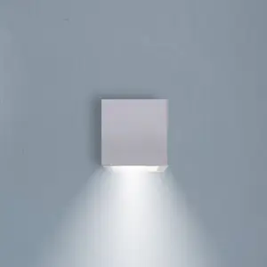 Comparateur de prix : Applique murale LED rechargeable Newgarden Box 8, blanc, 7,5x7,5cm