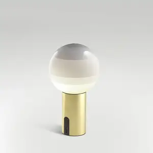 Lampe à poser rechargeable MARSET Dipping Light, intensité variable pas cher