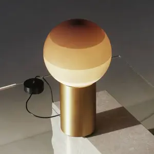 Lampe de table MARSET Dipping Light, hauteur 22 cm, crème/laiton pas cher