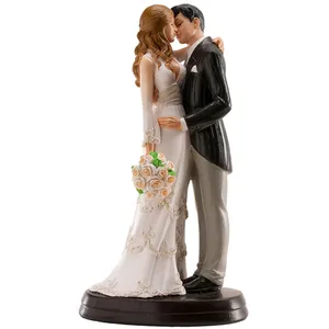 Dekora - 305058 Figurine Mariage 3D Couple Marié se Donnant un Bisou, 18cm pas cher