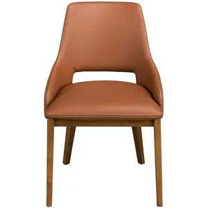Chaise en similicuir marron