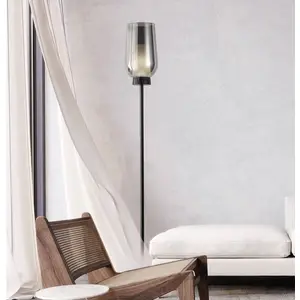 Comparateur de prix : Mantra Iluminación Lampe sur pied Nora, noir-chrome, métal, verre