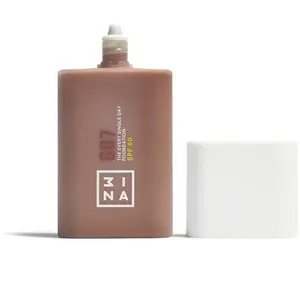 3INA - The Every Single Day Foundation SPF50 Fond de teint 30 ml Marro... pas cher
