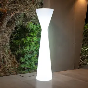 Newgarden Konika lampadaire LED, IP65 blancVendu parluminaire