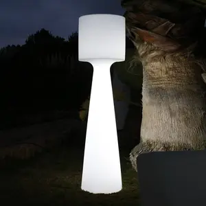 Newgarden Grace lampe sur pied LED IP65 blanc, 170 cmVendu parluminaire