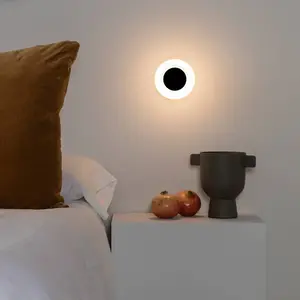 Comparateur de prix : FARO BARCELONA Applique LED Moy en noir avec abat-jour en verre