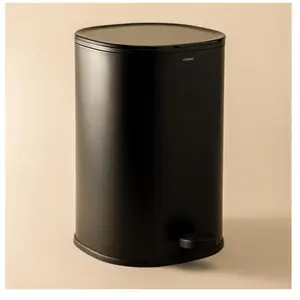 Comparateur de prix : Essentials poubelle de salle de bain noir autoportant (5L) - Cosmic