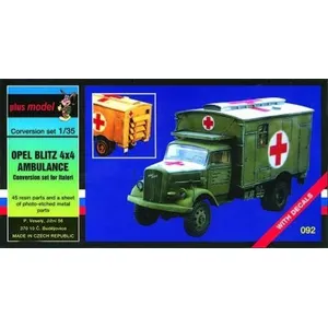 Opel Blitz 4x4 Krankenwagen - 1:35e - Plus Model pas cher