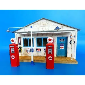 Gas Station - 1:35e - Plus Model pas cher