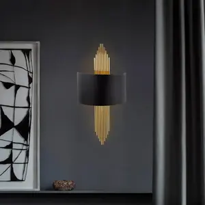 Comparateur de prix : Ozaia Applique En Métal Sangarius - L. 22 X H. 75 Cm - Noir Et Doré