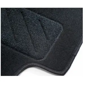 AUTO-STYLE Tapis de voiture Toyota Yaris 5 portes 2003-2006 TMTO522Vendu paramazon