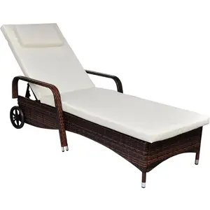 vidaXL Chaise longue avec coussin et roues Résine tressée Marron pas cher