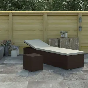 vidaXL Chaise longue avec coussin et table à thé Résine tressée Marron pas cher