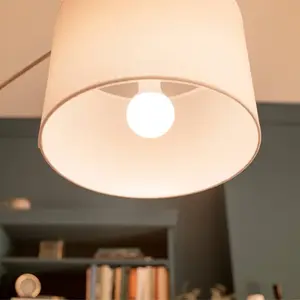 Comparateur de prix : Philips - pack de 6 ampoules led E27, 40W, 2700K, blanc chaud, verre