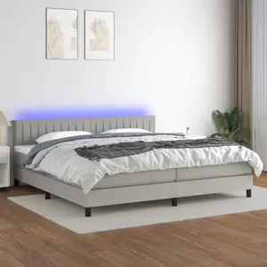 vidaXL Sommier à lattes de lit matelas LED Gris clair 200x200 cm Tissu pas cher