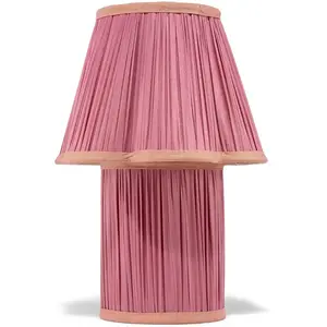 Doing Goods - Lampe à poser en soie Myra Rose fuschia S pas cher