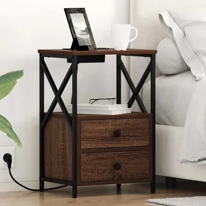 vidaXL Table de nuit avec station de chargement 2 pcs Chêne marron pas cher