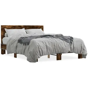 vidaXL Cadre de lit chêne fumé 135x190 cm bois d'ingénierie et métal pas cher