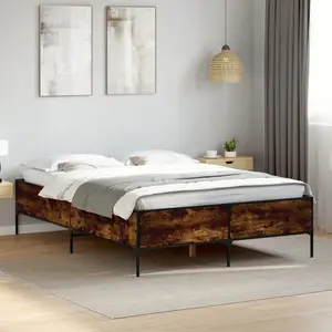vidaXL Cadre de lit chêne fumé 135x190 cm bois d'ingénierie et métal pas cher