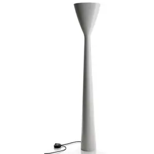 LUCEPLAN lampadaire CARRARA D38L (Blanc - polyuréthane expansé)Vendu parmyareadesign