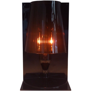 KARTELL lampe de table TAKE (Fumé - Polycarbonate 2.0 à partir de matière première renouvelable) pas cher