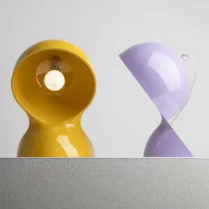 lampe à poser Artemide Dalú, jaune, hauteur 26 cm, plastique pas cher