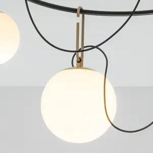 Comparateur de prix : Artemide nh S4 suspension en verre, à 3 lampes
