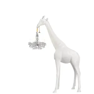Qeeboo GIRAFFE IN LOVE M pas cher