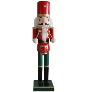 Casse-noisette statuette de Noël en bois avec chapeau noir H 35 cm pas cher