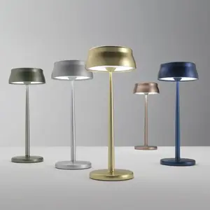 Comparateur de prix : ZAFFERANO Lampe de table LED en cuivre anodisé Sister Light