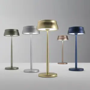 ZAFFERANO Lampe de table LED anodisée vert clair Sister pas cher