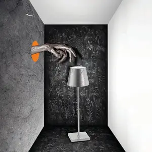 Zafferano Poldina Lampe à poser LED rechargeable décor argentéVendu parluminaire