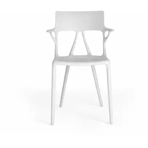 Chaise avec accoudoirs blanche A.I - Kartell pas cher