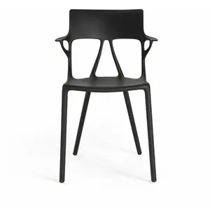 Chaise avec accoudoirs noire A.I - Kartell pas cher