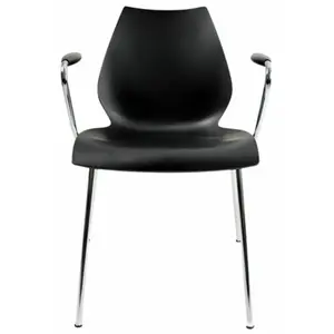 Chaise avec accoudoirs noire Maui - KartellVendu parmyareadesign