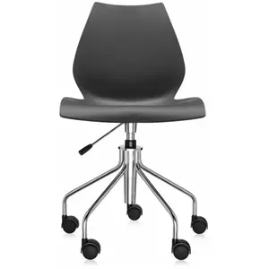 Chaise anthracite pivotante à roulettes Maui - Kartell pas cher