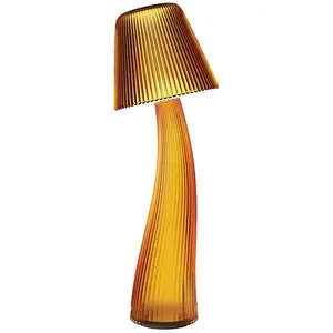 QEEBOO lampe de table LULLABY (Yellow haze - Polycarbonate) pas cher