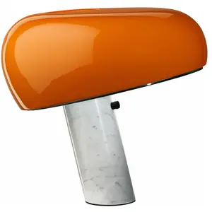 Comparateur de prix : Lampe de table Snoopy marbre blanc/métal orange Flos