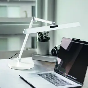 Comparateur de prix : Fabas Luce Lampe de bureau LED Beba, blanc, CCT, intensité variable