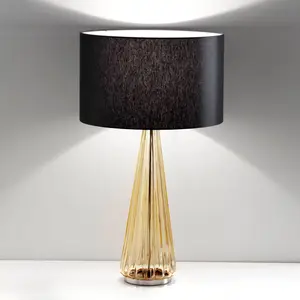 Selène Lampe table Costa Rica abat-jour noir, pied ambre pas cher