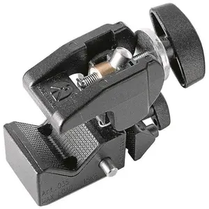 Comparateur de prix : Trépied MANFROTTO 635 - Accessoire - Noir - 470 g - Aluminium - Capacité 15 kg