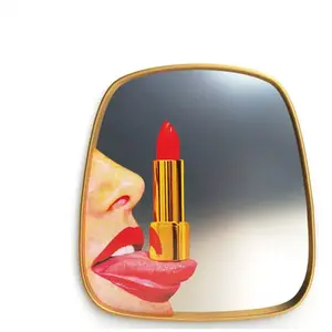 Comparateur de prix : Miroir - SELETTI - Toiletpaper - 54x59 cm - Cadre en bois doré - Style contemporain