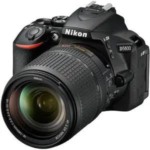 Reflex D5600 - Noir + Nikon AF-S DX Nikkor 18-140mm f/3.5-5.6G ED VR f... pas cher