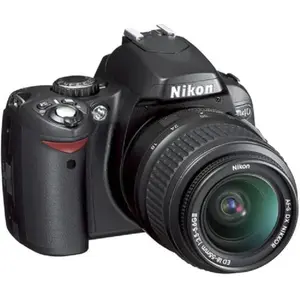 Reflex D40 - Noir + Nikon AF-S DX Nikkor 18-70mm f/3.5-4.5G IF-ED f/3.... pas cher