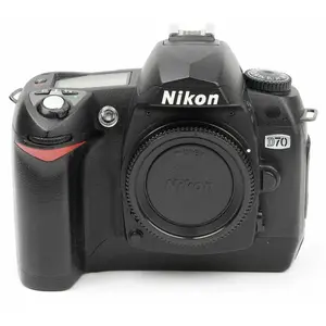 Nikon Reflex D70S - Noir + Sigma 18-250mm f/3.5-6.3 DC OS HSM f/3.5-6.3 pas cher
