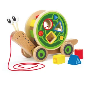 Comparateur de prix : Escargot roulant avec jeu de formes Hape